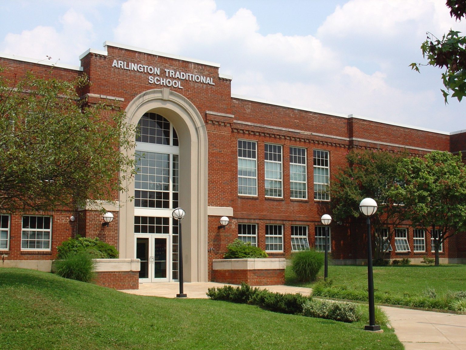 Who We Are/Quienes Somos Escuela Key